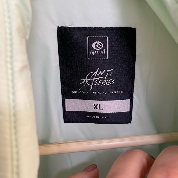 Rip Curl Anti Series Women’s Puffer XL - Picture 3 of 4